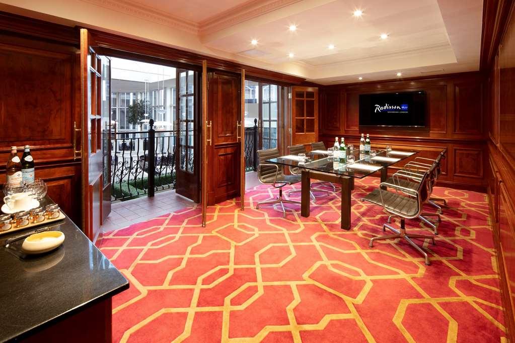 Hotel Radisson Blu Edwardian Heathrow And Conferen *